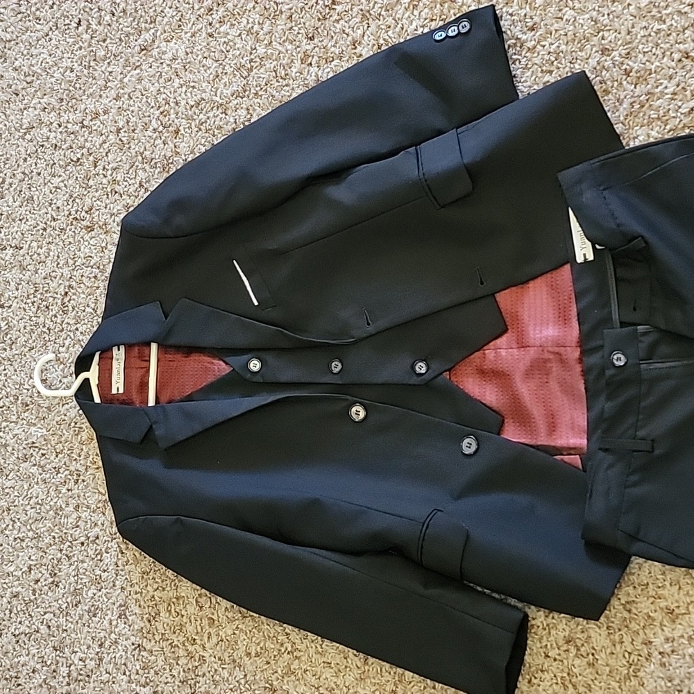 Yuanlu boys black suit